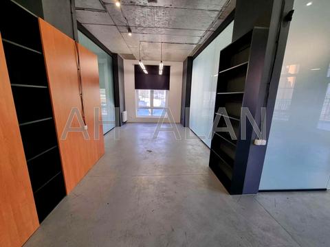 комерційна за адресою Дегтярна вул., 6