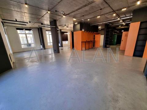 комерційна за адресою Дегтярна вул., 6