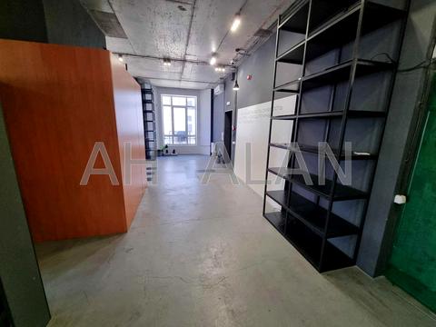 комерційна за адресою Дегтярна вул., 6