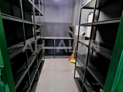 комерційна за адресою Дегтярна вул., 6