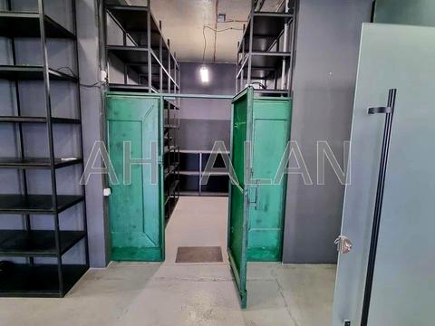 комерційна за адресою Дегтярна вул., 6