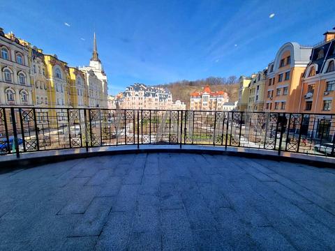 комерційна за адресою Дегтярна вул., 6