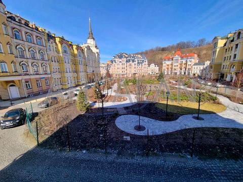 комерційна за адресою Дегтярна вул., 6