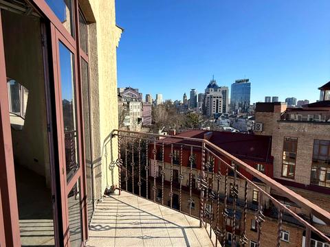 комерційна за адресою Крутий узвіз, 7