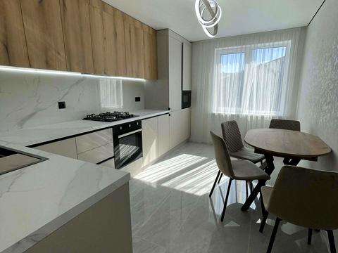 квартира за адресою Білогірська вул., 12