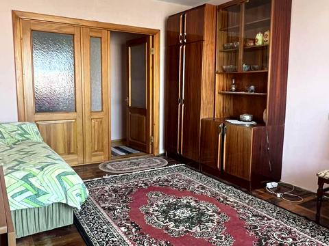 квартира за адресою Гната Хоткевича вул., 53