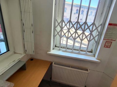 комерційна за адресою Майдан Озерний вул. (Боброва), 16