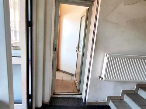 комерційна за адресою Майдан Озерний вул. (Боброва), 16