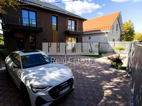 будинок за адресою Центральна вул., 21-А