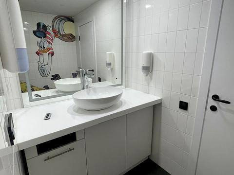 комерційна за адресою Саксаганського вул., 55