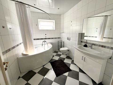 будинок за адресою Низова, 1