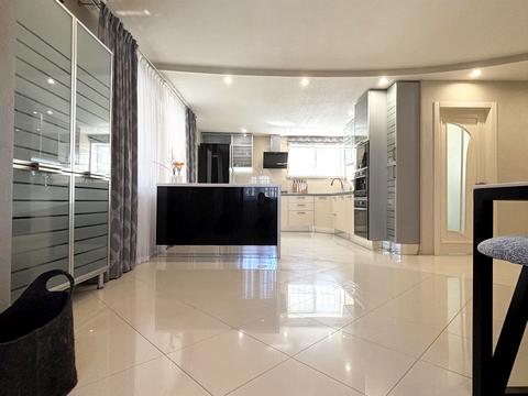 будинок за адресою Низова, 1