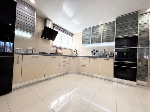 будинок за адресою Низова, 1