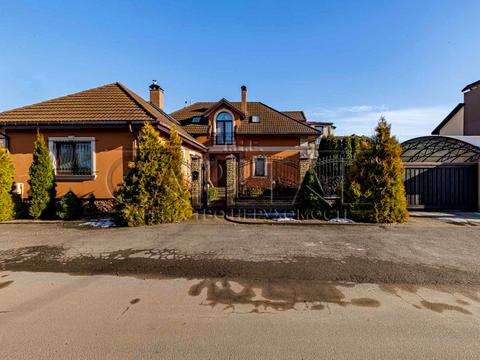 дом по адресу фастівський