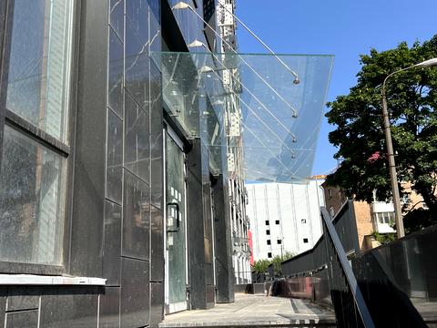 комерційна за адресою Шолуденка вул., 30