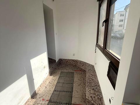 комерційна за адресою Данила Галицького вул., 1