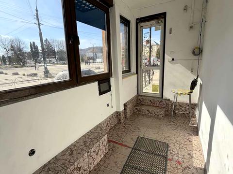 комерційна за адресою Данила Галицького вул., 1