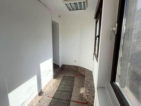 комерційна за адресою Данила Галицького вул., 1