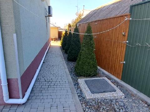 комерційна за адресою Нежданової вул., 67а