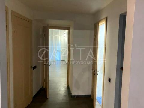 комерційна за адресою Академіка Богомольця вул., 5