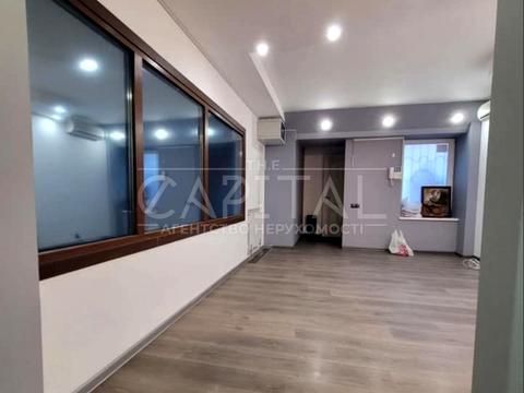 комерційна за адресою Академіка Богомольця вул., 5