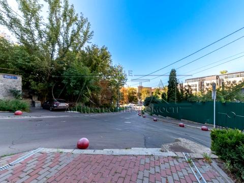 комерційна за адресою Ломаківська вул. (Мічуріна), 3/2