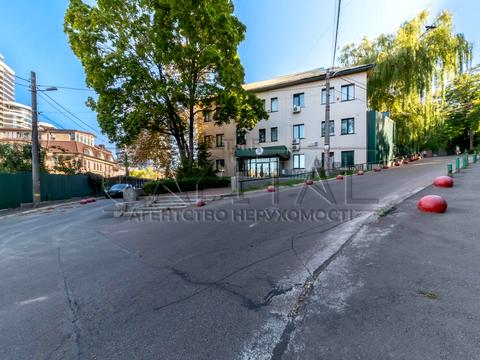 комерційна за адресою Ломаківська вул. (Мічуріна), 3/2