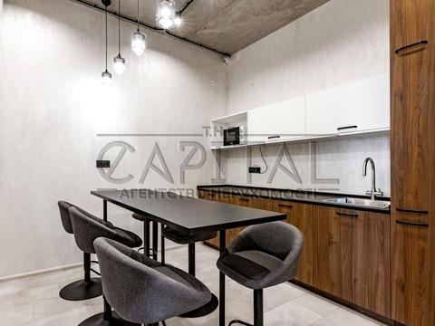 комерційна за адресою Центральна вул., (Будинок 3)