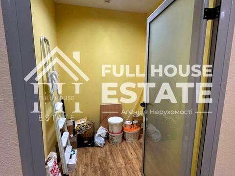 коммерческая по адресу Антоновича ул. (Горького), 172