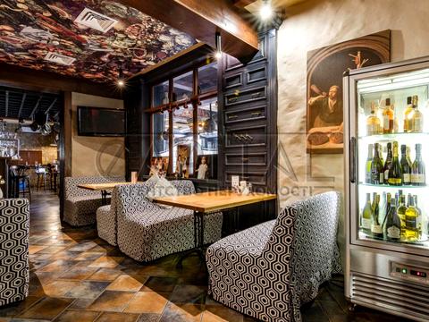 комерційна за адресою Дніпровська набережна вул., 19-А