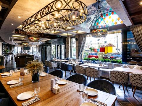 комерційна за адресою Дніпровська набережна вул., 19-А