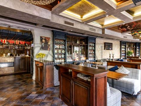 комерційна за адресою Дніпровська набережна вул., 19-А