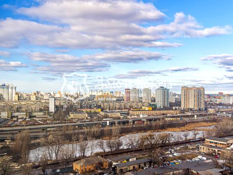 квартира за адресою Причальна вул., 8