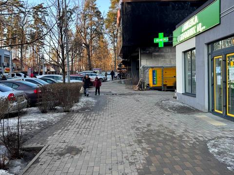комерційна за адресою Літературна вул. (Чехова), 27