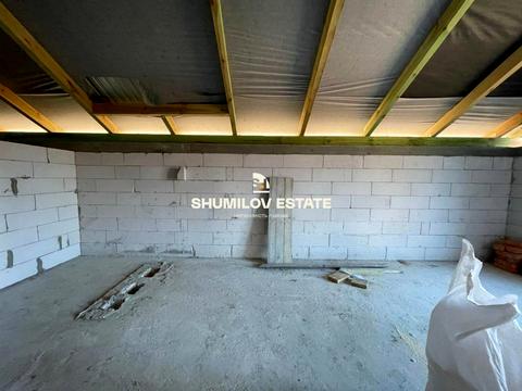 будинок за адресою горіхова, 71