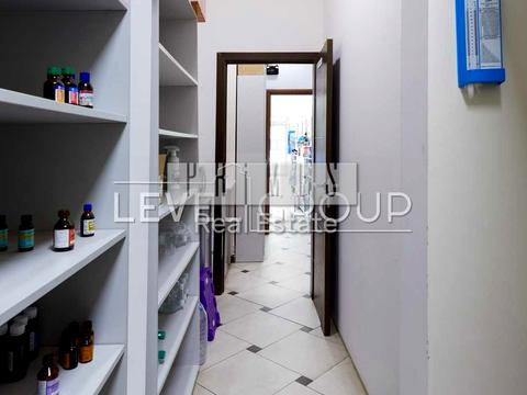 комерційна за адресою Антоновича вул. (Горького), 93