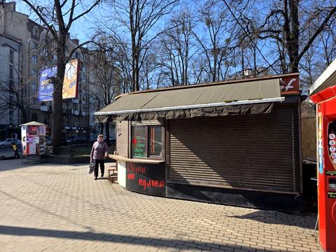 комерційна за адресою Привокзальна пл., 9