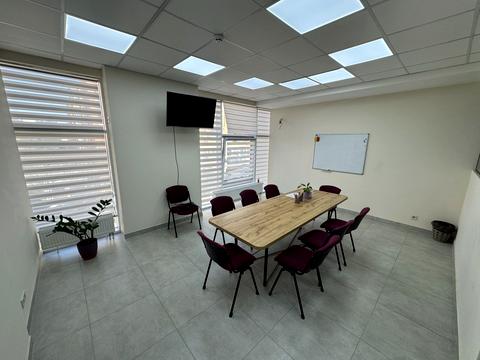 комерційна за адресою Університетська вул., (Будинок 1)