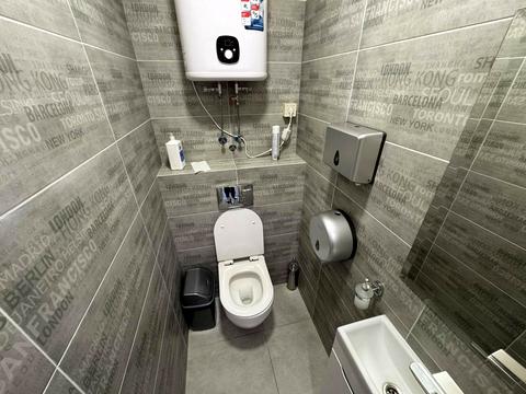 комерційна за адресою Університетська вул., (Будинок 1)