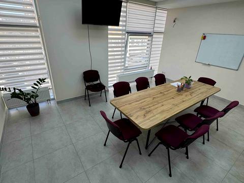 комерційна за адресою Університетська вул., (Будинок 1)