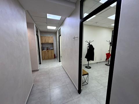 комерційна за адресою Університетська вул., (Будинок 1)