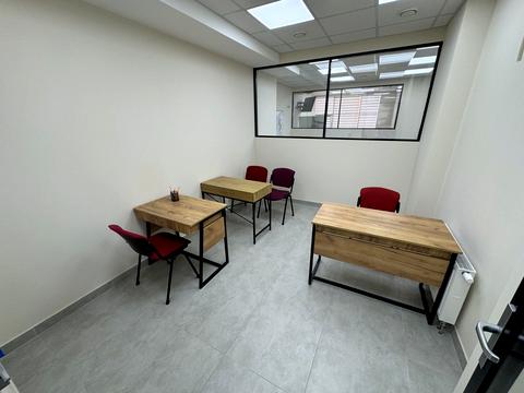 комерційна за адресою Університетська вул., (Будинок 1)