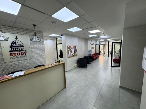 комерційна за адресою Університетська вул., (Будинок 1)