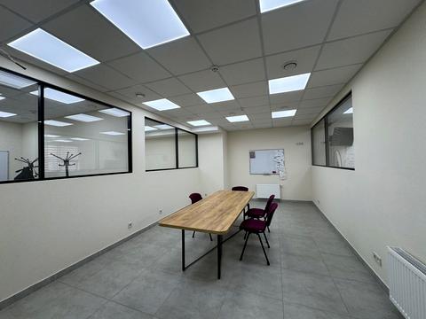 комерційна за адресою Університетська вул., (Будинок 1)