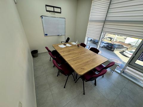 комерційна за адресою Університетська вул., (Будинок 1)