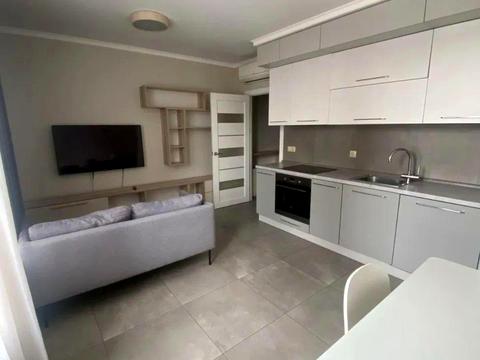 квартира за адресою Салютна вул., 2к16