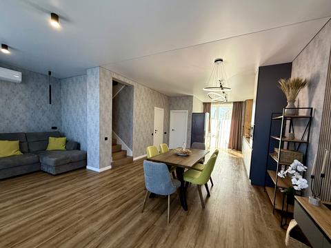 будинок за адресою Павла Глазового вул. (Олега Кошового), (Будинок)