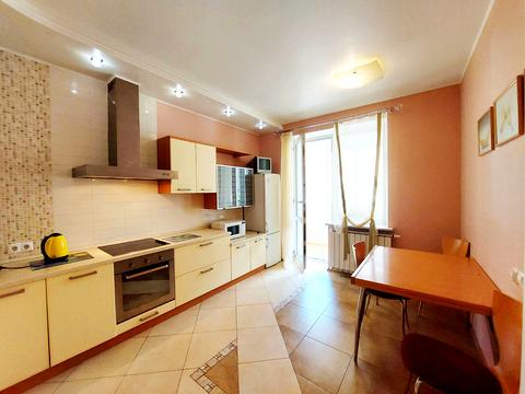 квартира по адресу Владимира Ивасюка просп. (Героїв Сталінграду), 4