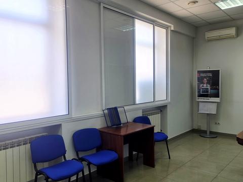 комерційна за адресою Мостова, 4