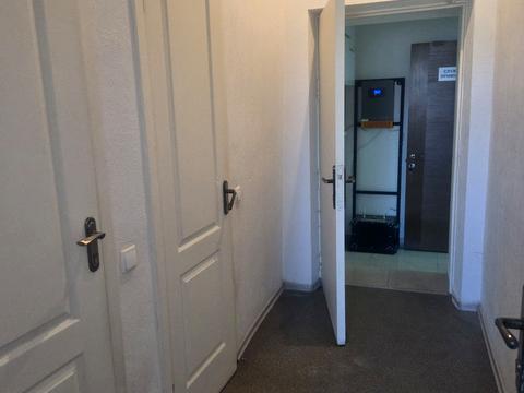 комерційна за адресою Мостова, 4